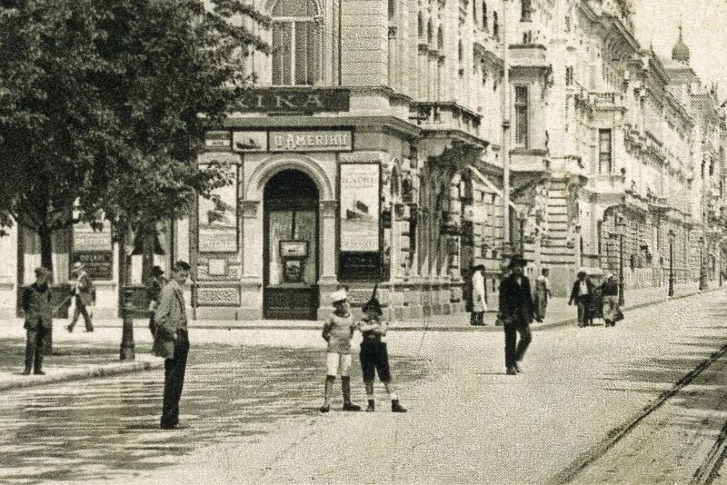 Trg Ante Starčevića i trga Franje Josipa oko 1915. godine